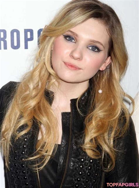 abigail breslin tits|Abigail Breslin Nude & Topless LEAKED Pics And Porn Video